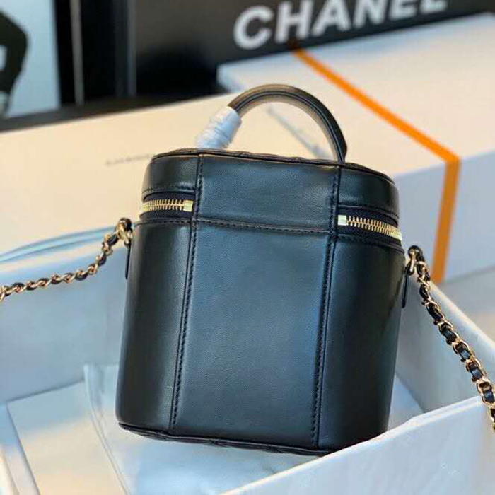 2020 Chanel vanity case