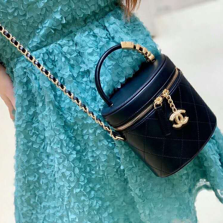 2020 Chanel vanity case