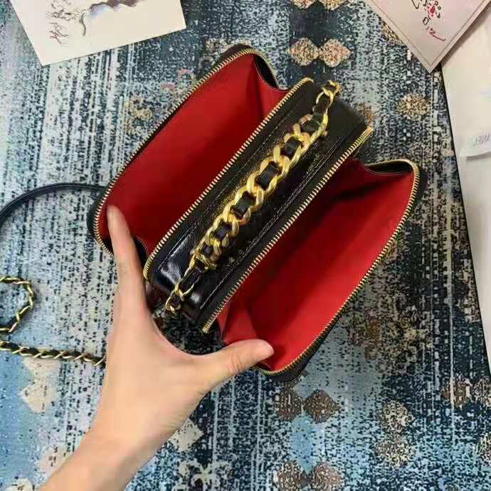 2020 Chanel vanity case