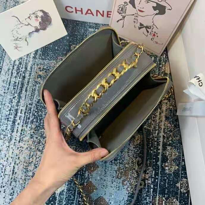 2020 Chanel vanity case