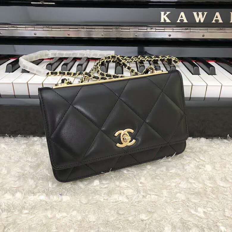 2020 Chanel wallet on chain