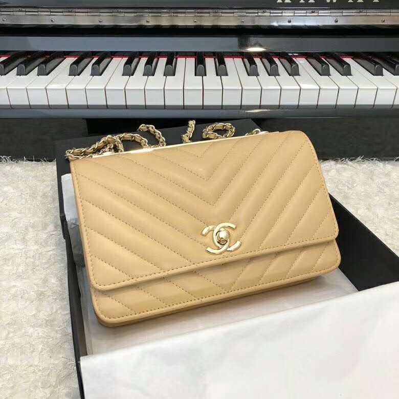 2020 Chanel wallet on chain