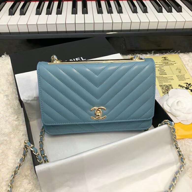 2020 Chanel wallet on chain