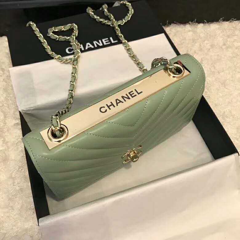 2020 Chanel wallet on chain