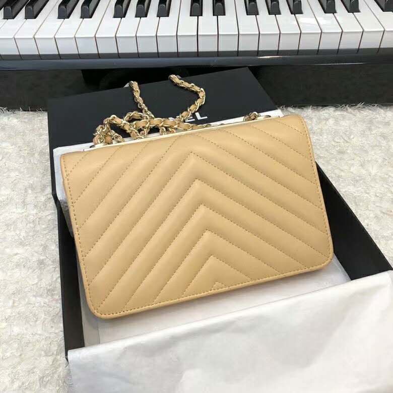 2020 Chanel wallet on chain