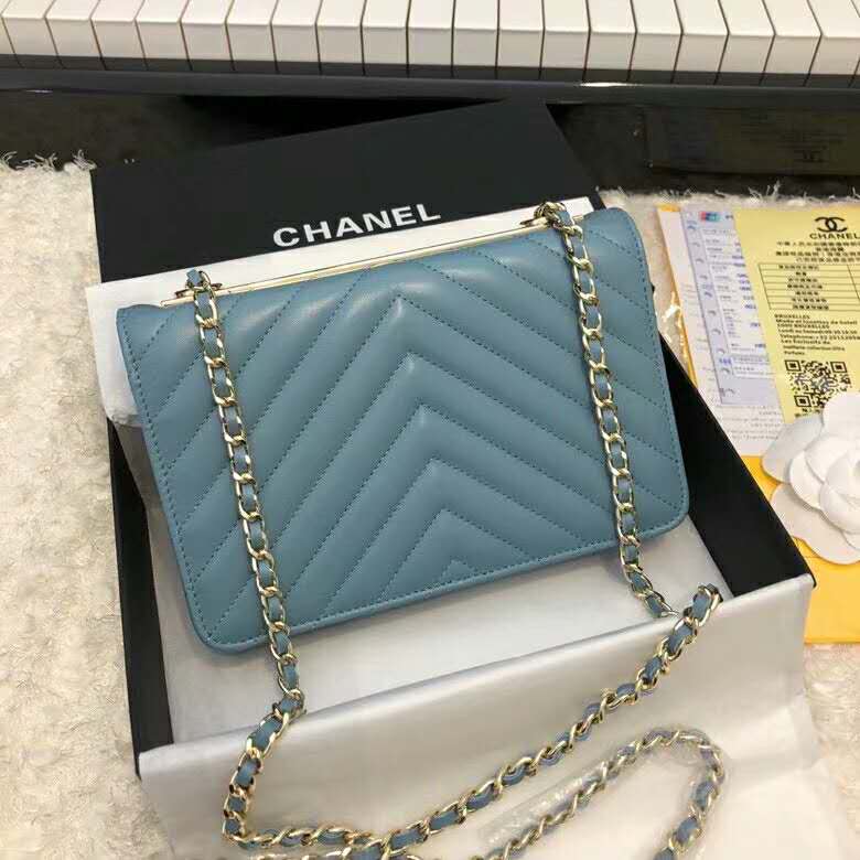 2020 Chanel wallet on chain