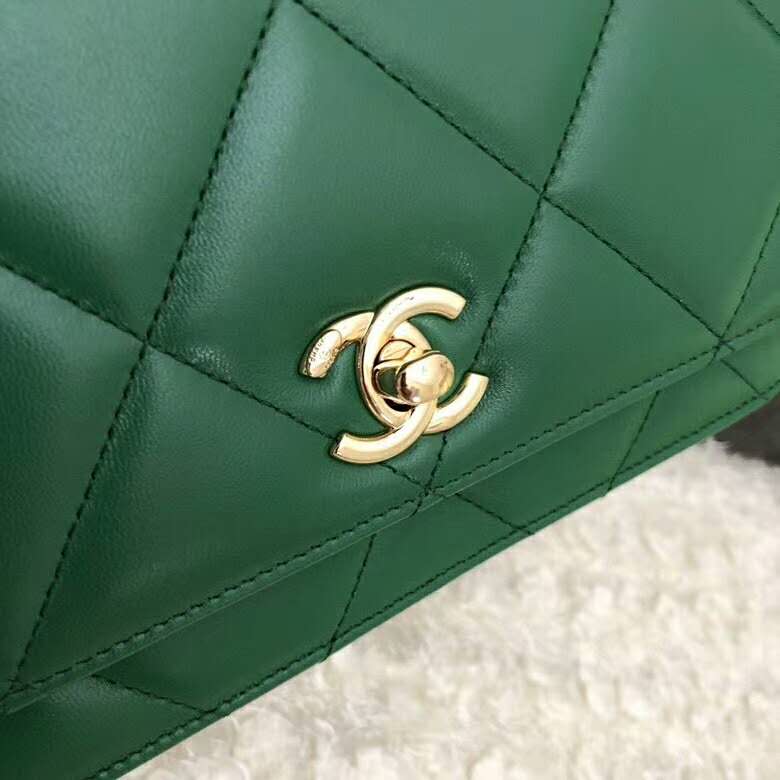 2020 Chanel wallet on chain