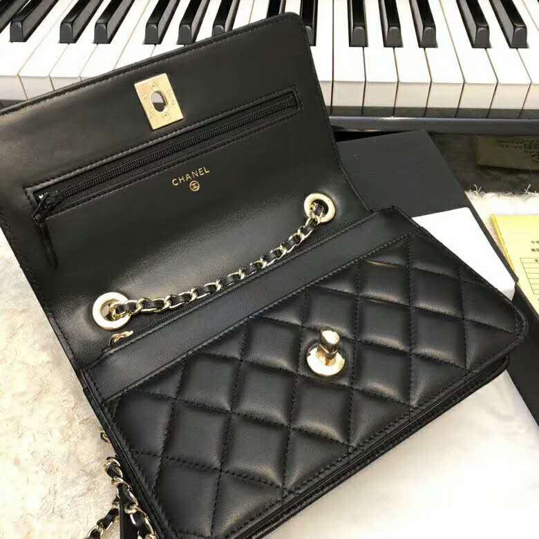 2020 Chanel wallet on chain