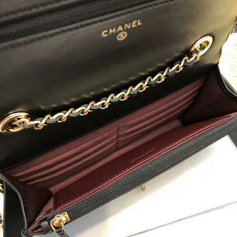 2020 Chanel wallet on chain