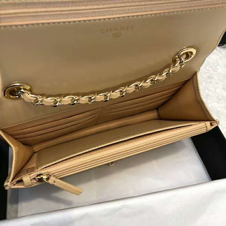 2020 Chanel wallet on chain