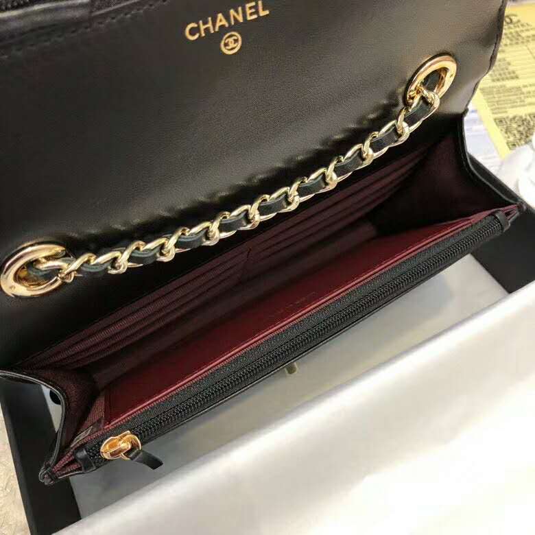 2020 Chanel wallet on chain