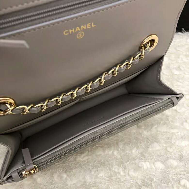 2020 Chanel wallet on chain