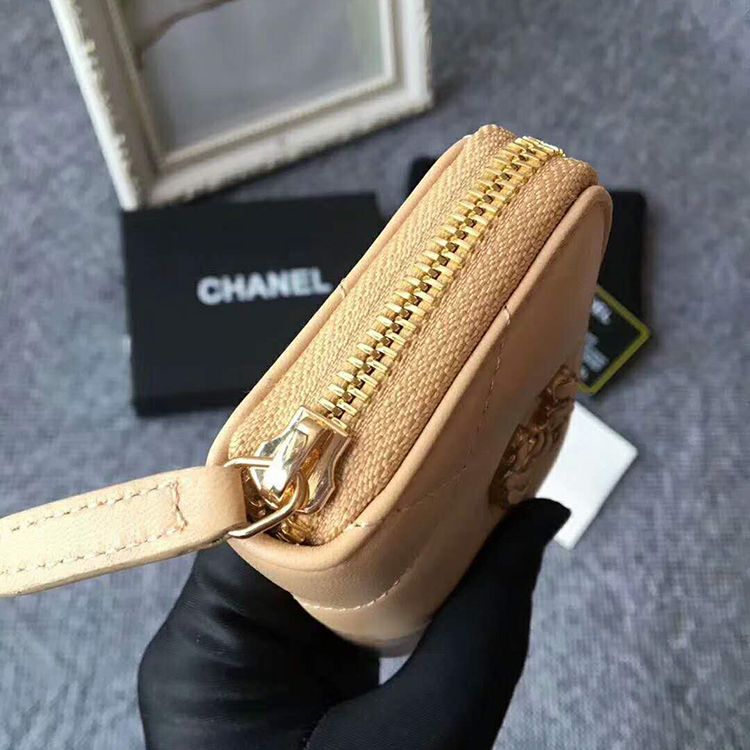 2020 Chanel zipped wallet