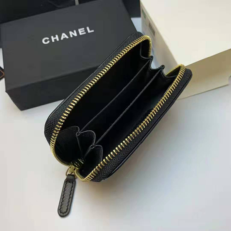 2020 Chanel zipped wallet