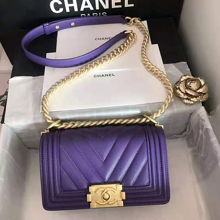 2020 Le Boy Chanel Flap Shoulder Bag