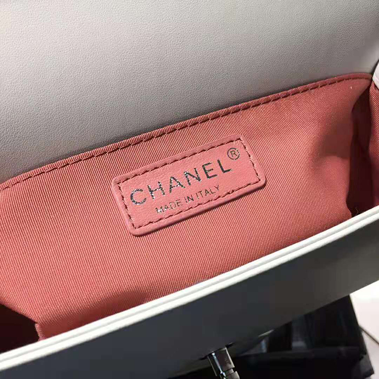 2020 Le Boy Chanel Flap Shoulder Bag