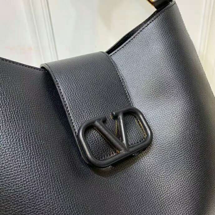 2020 VALENTINO BAG