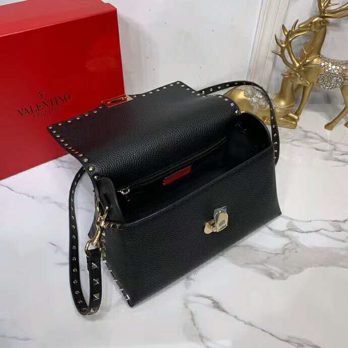 2020 VALENTINO ROCKSTUD HANDBAG