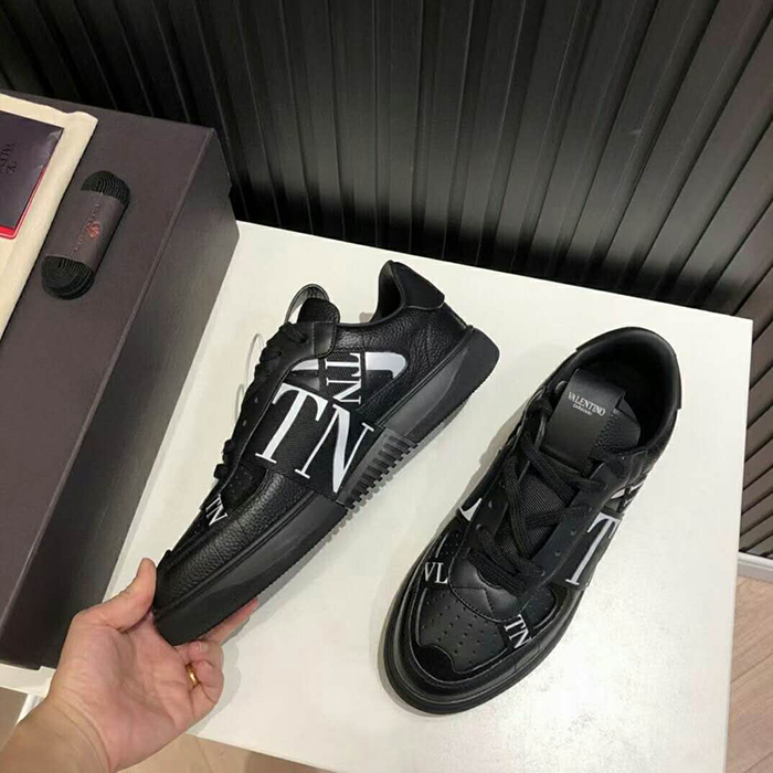 2020 Valentino women shoes