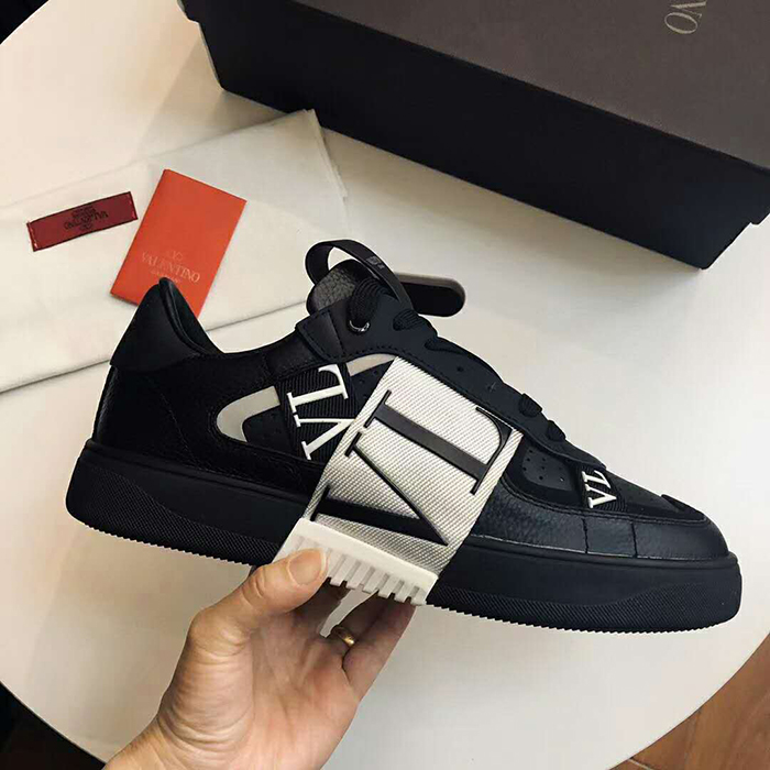 2020 Valentino women shoes