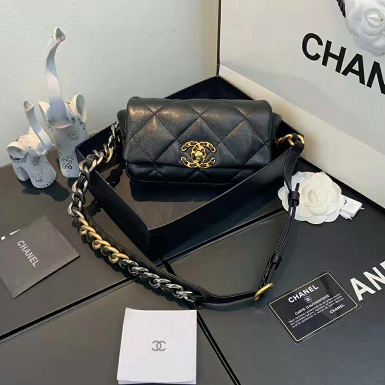 2020 chanel 19 waist bag