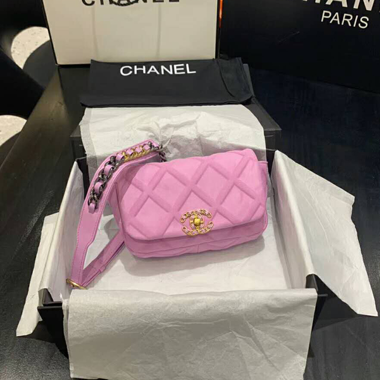 2020 chanel 19 waist bag