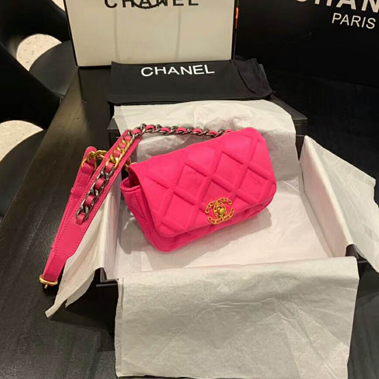 2020 chanel 19 waist bag