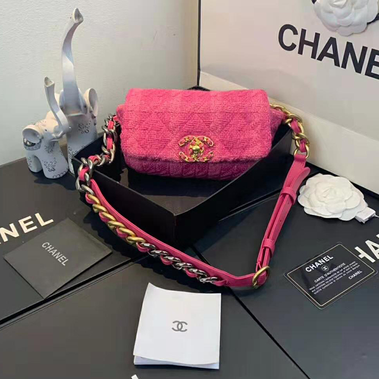 2020 chanel 19 waist bag