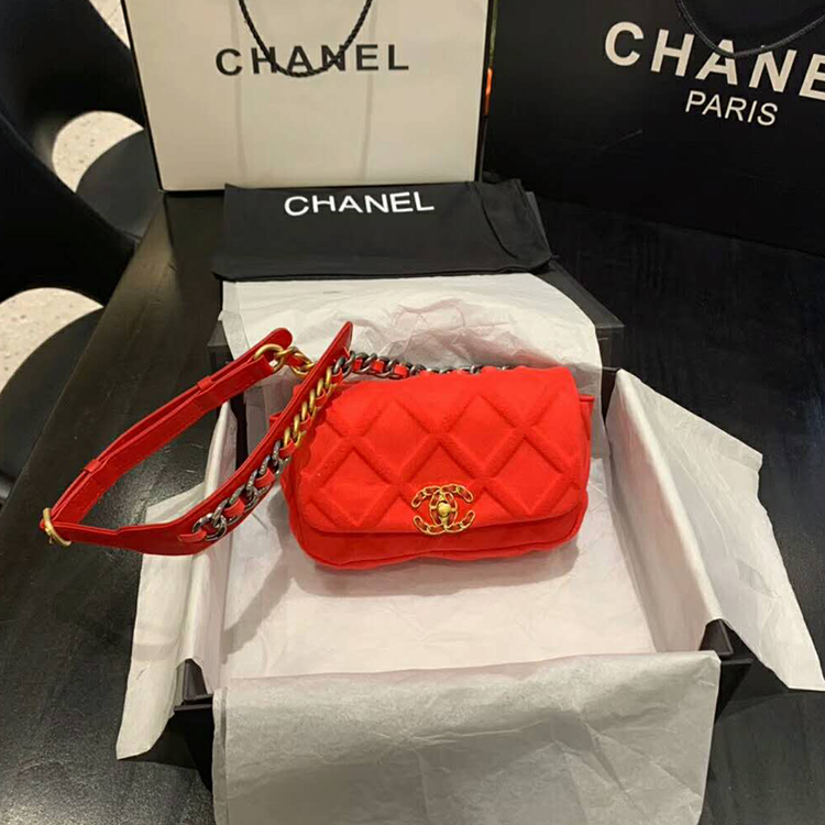 2020 chanel 19 waist bag