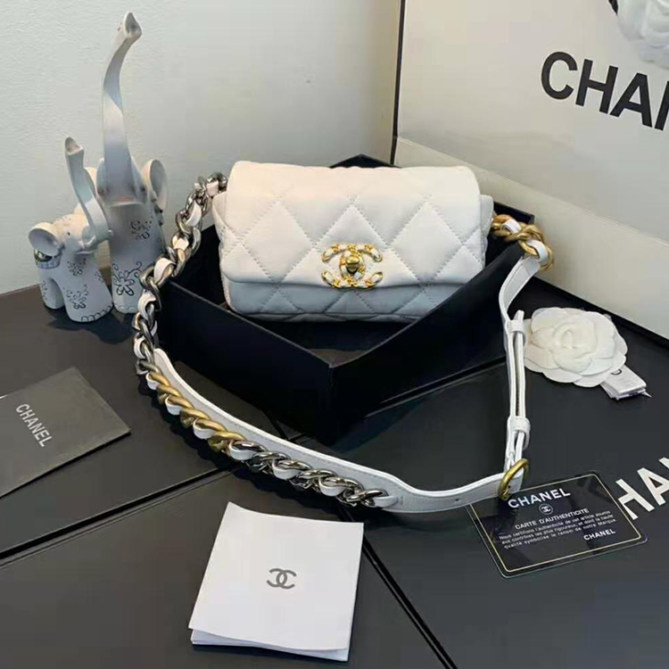 2020 chanel 19 waist bag