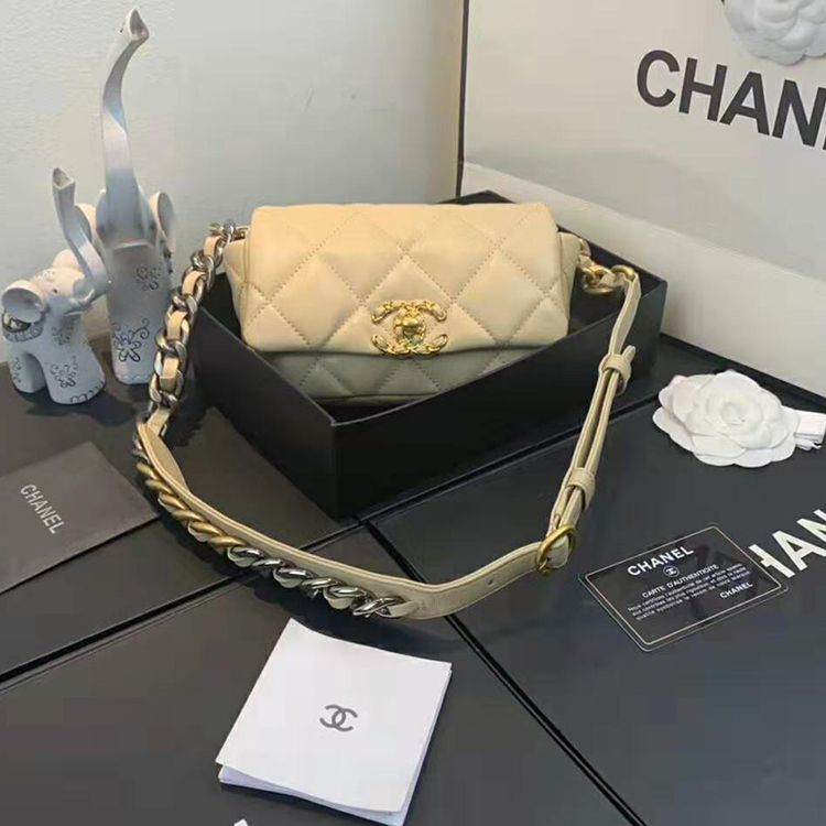 2020 chanel 19 waist bag