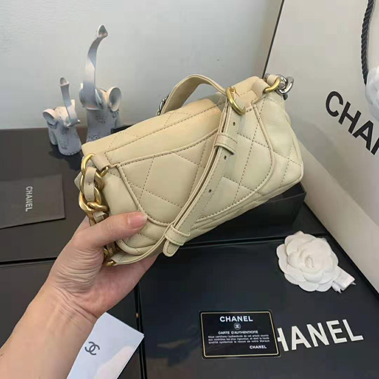 2020 chanel 19 waist bag