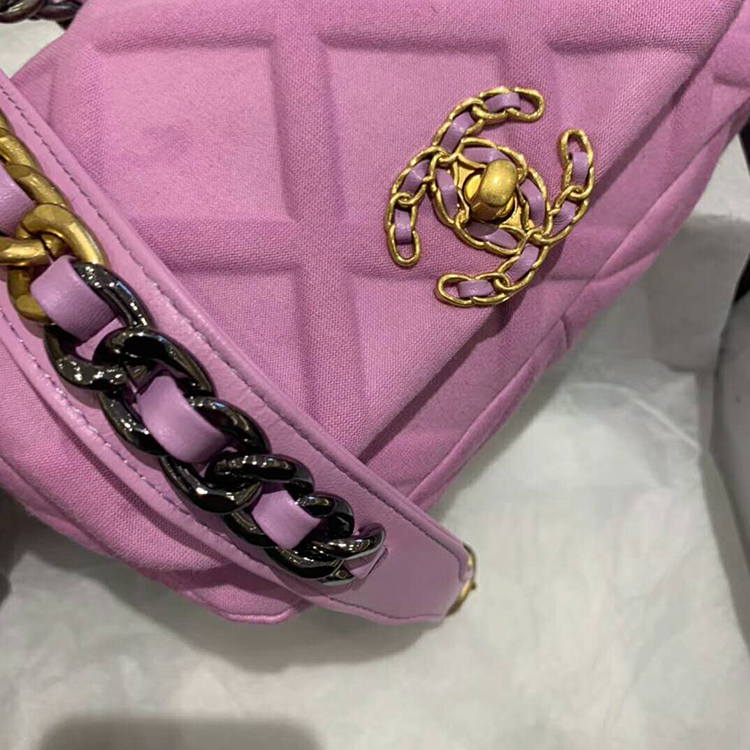 2020 chanel 19 waist bag