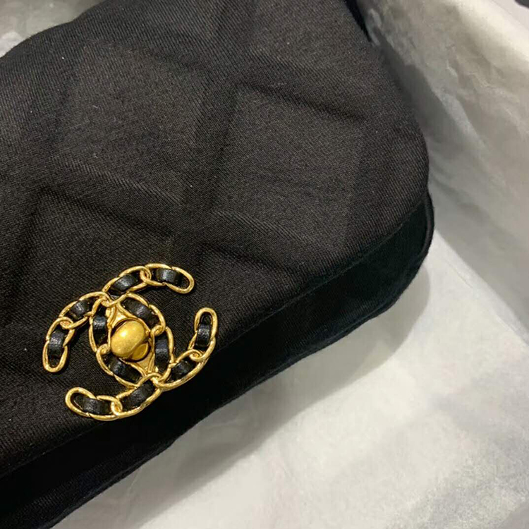 2020 chanel 19 waist bag