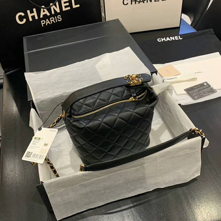 2020 chanel Medium hobo bag