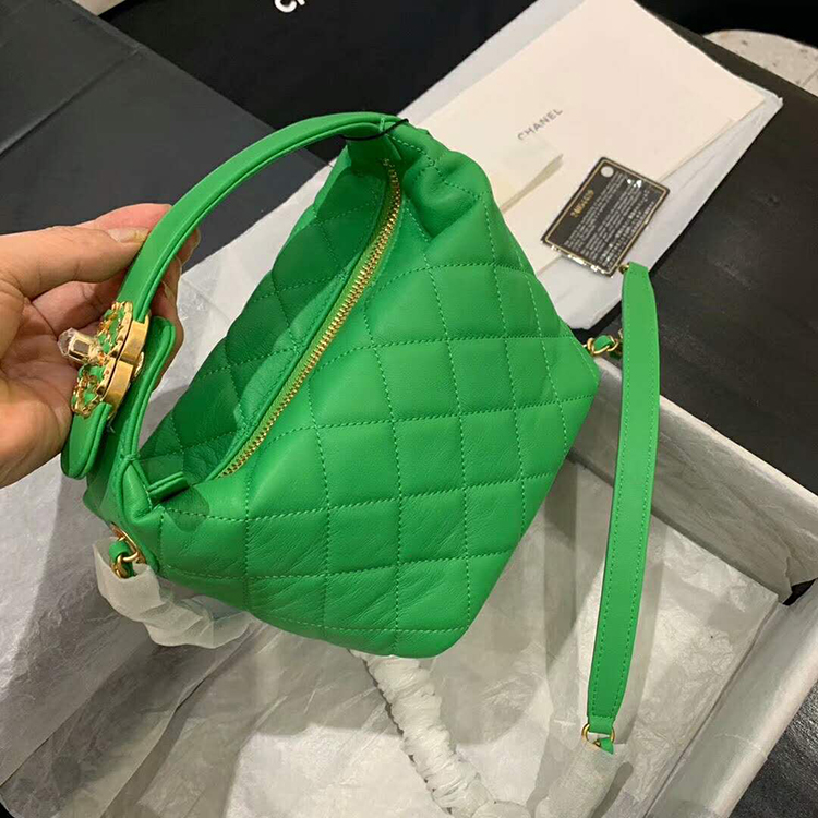 2020 chanel Medium hobo bag