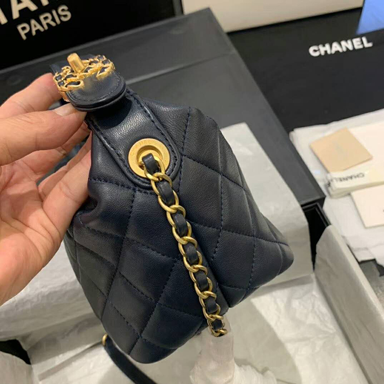 2020 chanel Medium hobo bag