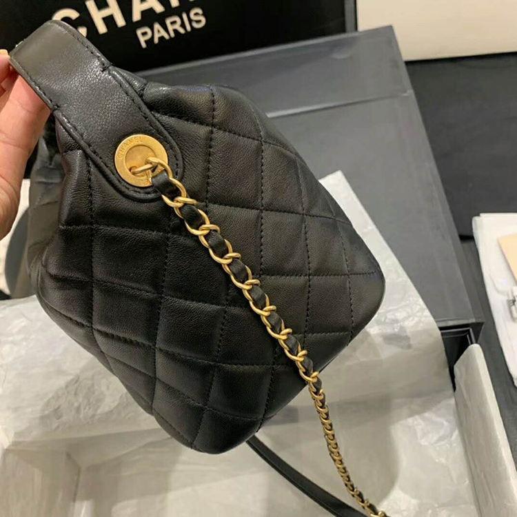 2020 chanel Medium hobo bag