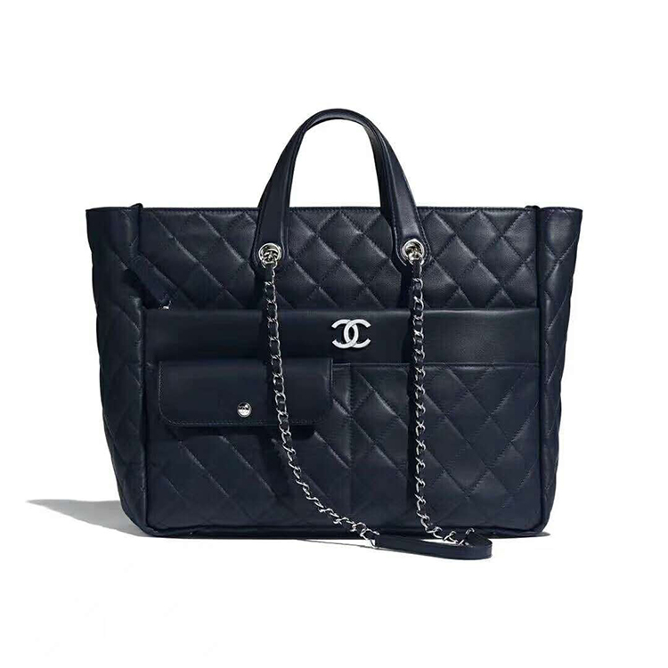 2020 chanel large zipped shopping bag