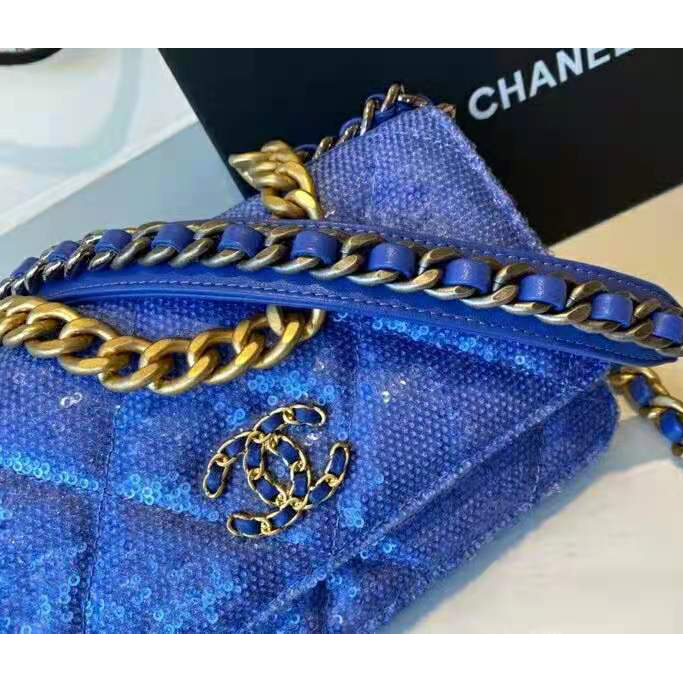 2021 Chanel 19 wallet on chain