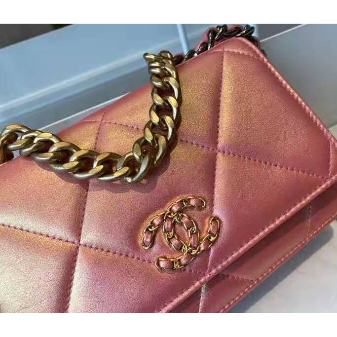 2021 Chanel 19 wallet on chain
