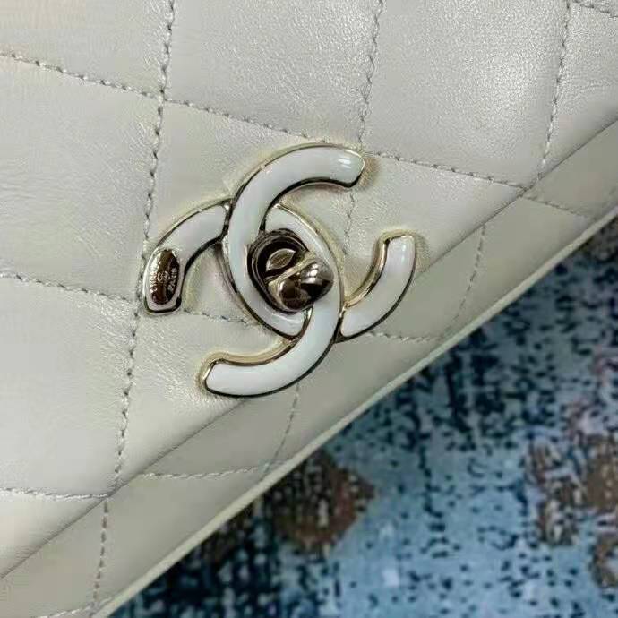 2021 Chanel medium flap bag