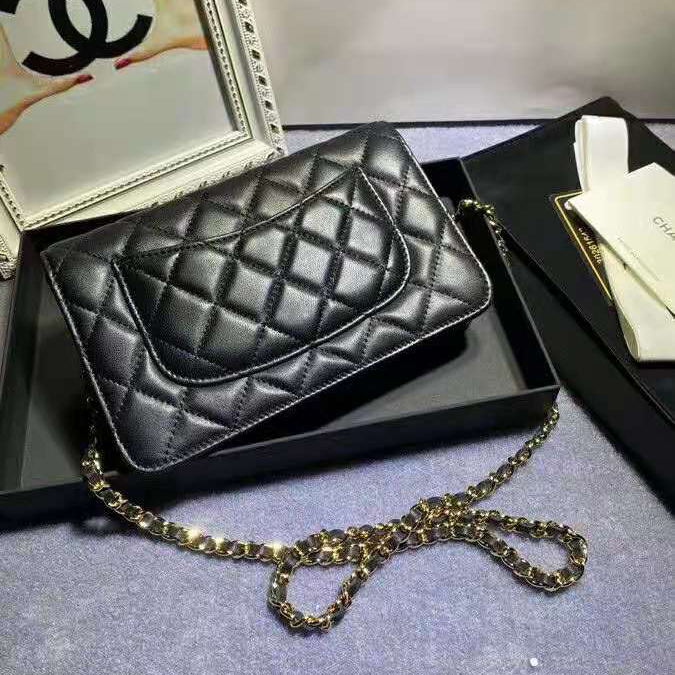 2021 Chanel wallet on chain