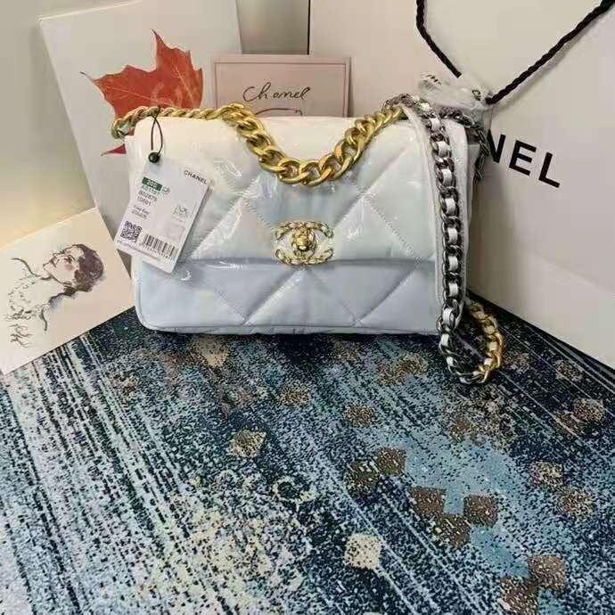 2021 chanel 19 flap bag