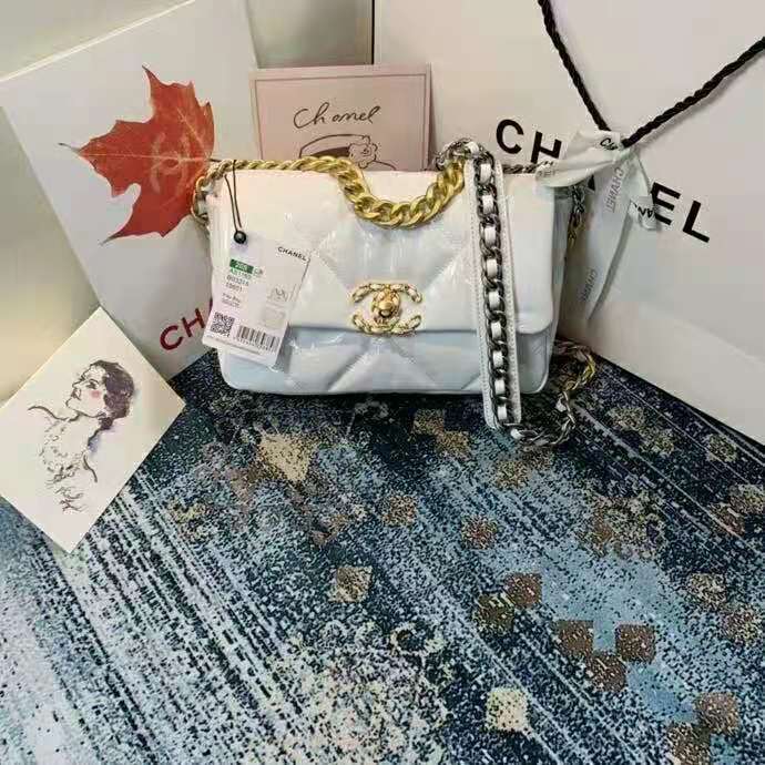 2021 chanel 19 flap bag