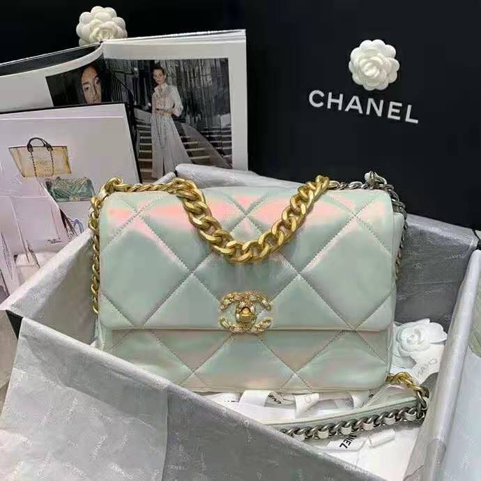 2021 chanel 19 flap bag