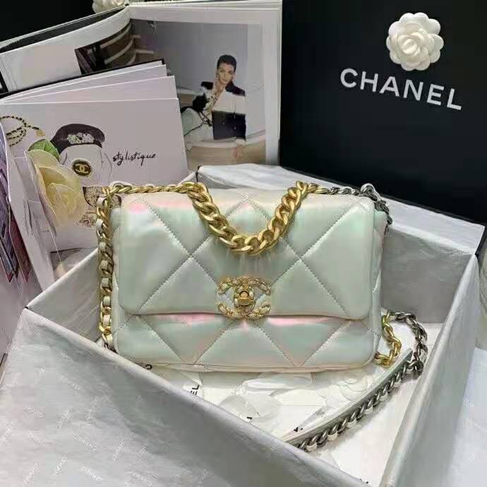 2021 chanel 19 flap bag