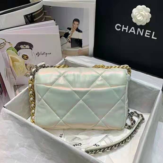 2021 chanel 19 flap bag