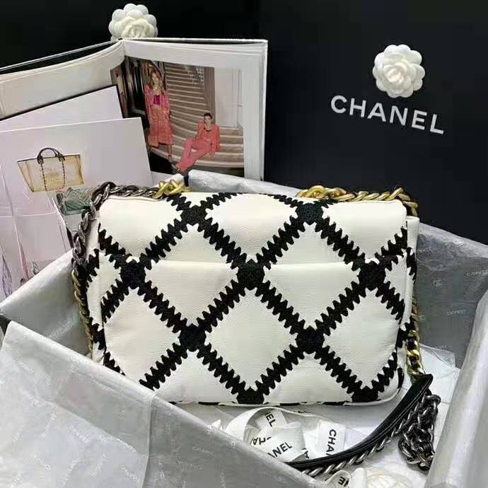 2021 chanel 19 flap bag