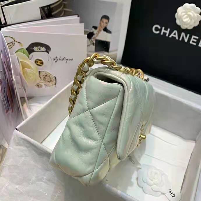 2021 chanel 19 flap bag